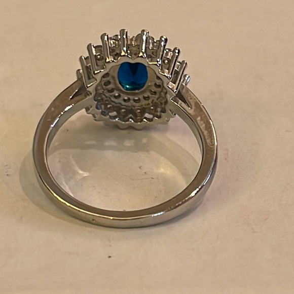 Ring size 8 - Picture 3 of 4